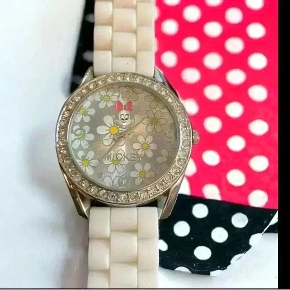 Minnie Mouse RARE Women's Watch with White Band and Daisy Pattern. Needs battery - Picture 3 of 6